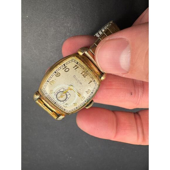 Vtg Art Deco Style Men’s Bulova Tank Watch 10K Gold Filled 21.6mm Stretch Band
